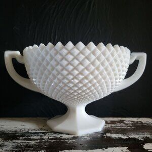 Large Vtg Westmoreland Trophy Diamond Hobnail Compote Pedestal Bowl Fruit Bowl